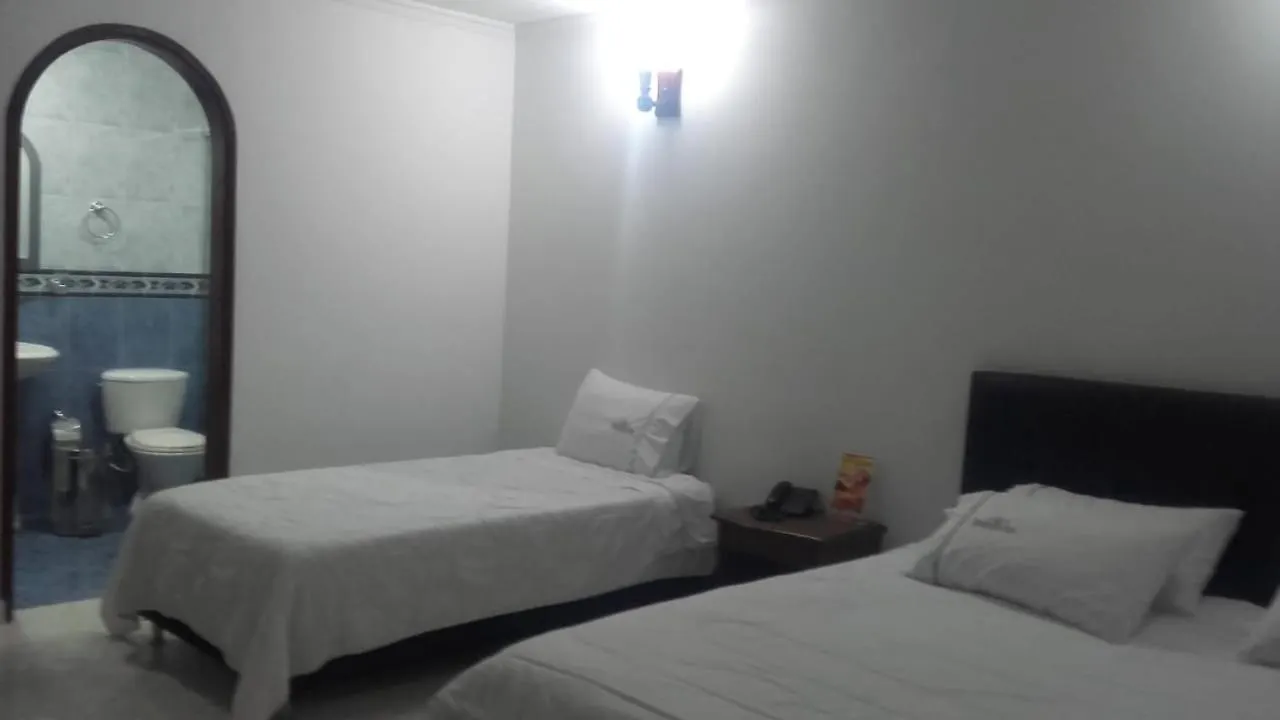 Hotel Parkway Inn 보고타 4*,  콜롬비아